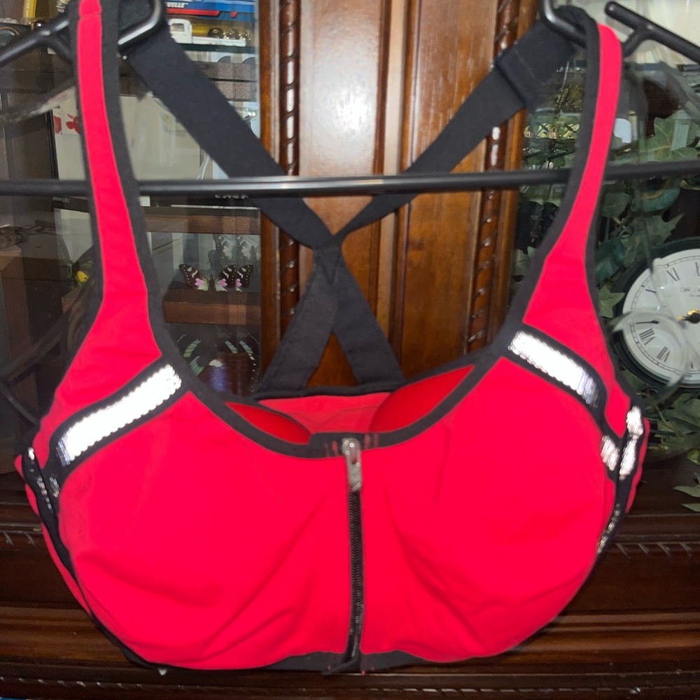 VS sports bra